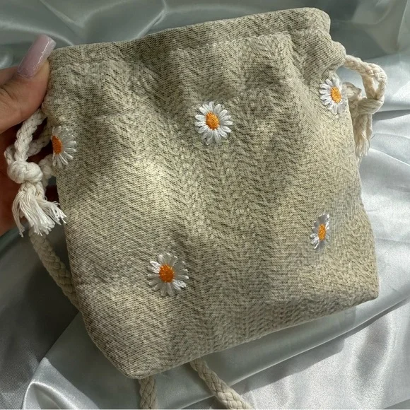 Women Fashion Unique Cream Drawstring Women mini Bag - Picture 3 of 16